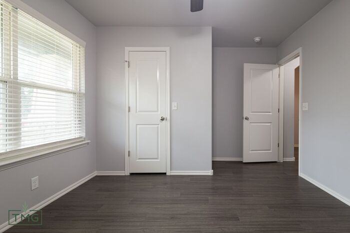 1152 N Main St - Photo 6 of 39