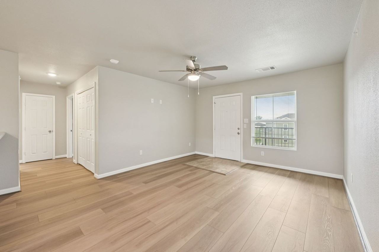 Eagles Nest Apartment Homes - Photo 3 of 31