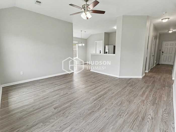 681 Deerwood Dr - Photo 5 of 19