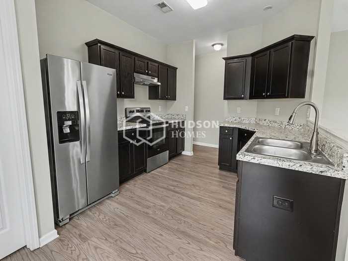 681 Deerwood Dr - Photo 7 of 19