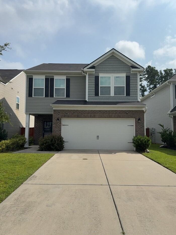 838 Redbud Ln