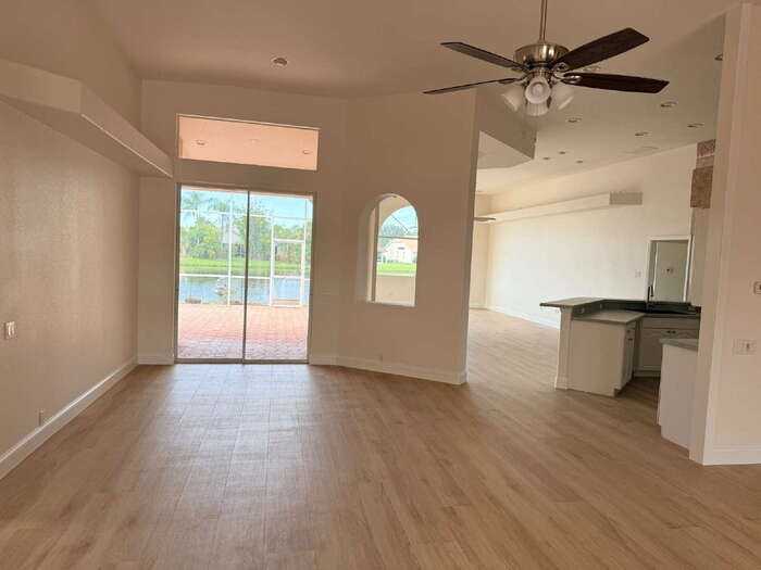 117 Grand Oak Cir - Photo 2 of 9