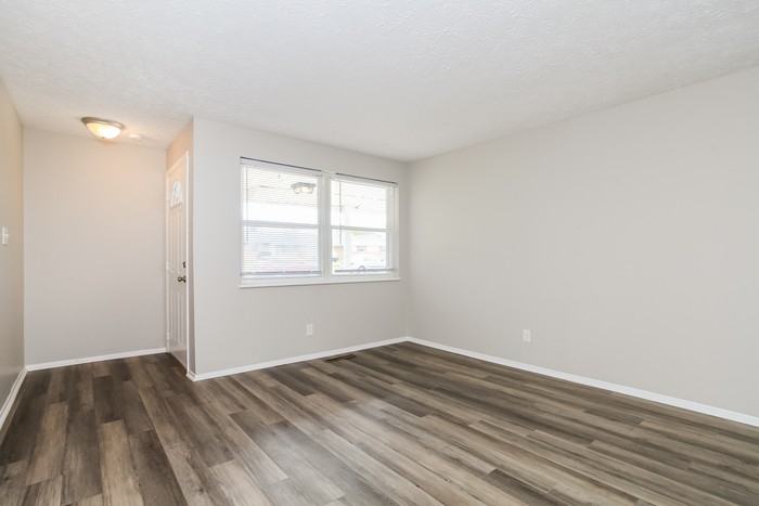 1018 Ledro St - Photo 4 of 12