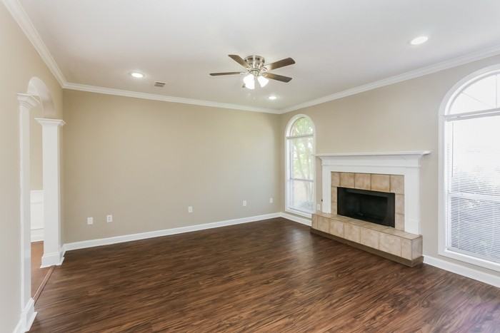 519 Willow Court Dr - Photo 2 of 10