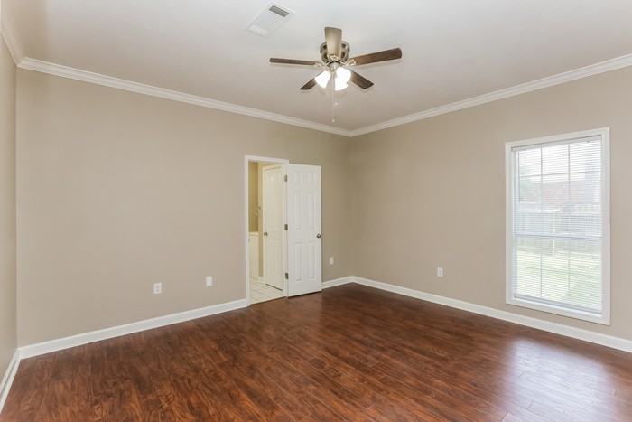519 Willow Court Dr - Photo 5 of 10