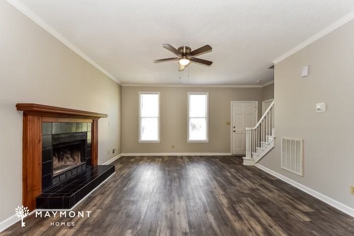 243 Wallace Cir - Photo 2 of 13