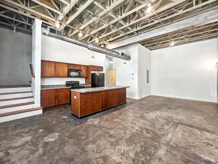 1229 Allene Ave Sw #202 - Photo 4 of 32