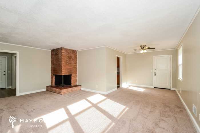 3702 Thurmond St - Photo 4 of 12