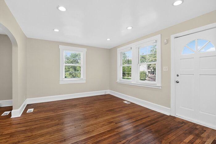 305 Lander St - Photo 6 of 32