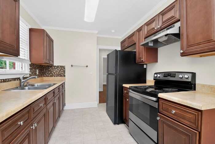 2976 Shady Ln - Photo 4 of 31