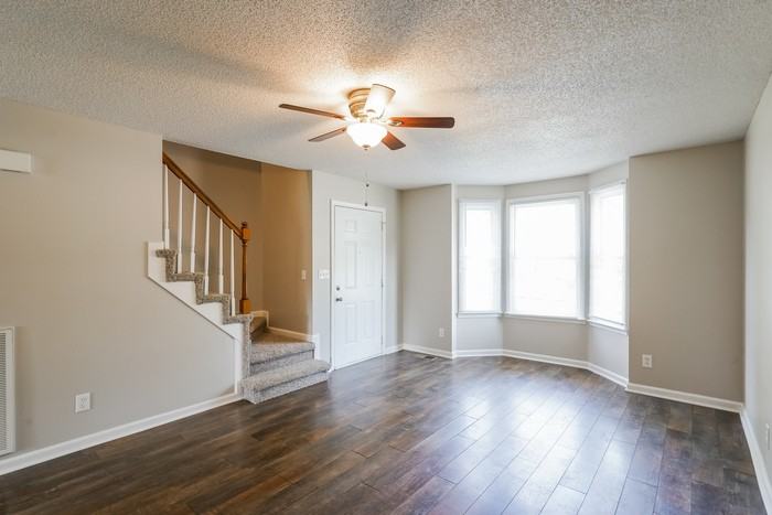 230 Kathleen Ct - Photo 5 of 13