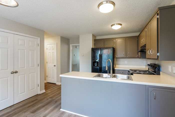 230 Kathleen Ct - Photo 7 of 13