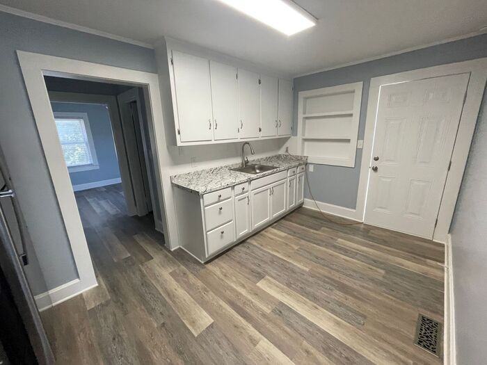806 Cleveland Ave #B - Photo 3 of 13
