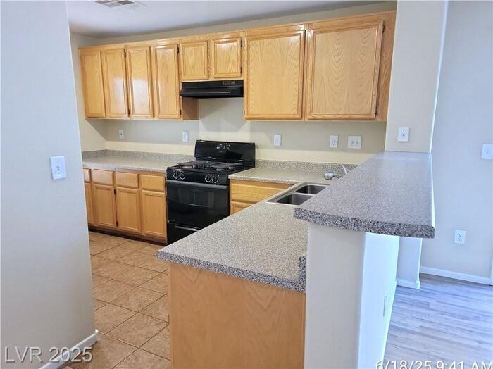 7337 Ribbon Ridge Ave - Photo 4 of 28