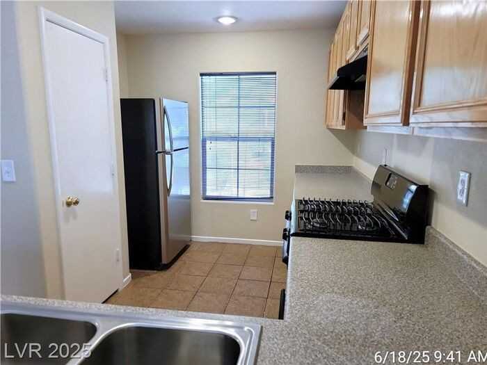 7337 Ribbon Ridge Ave - Photo 5 of 28