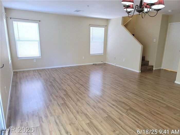 7337 Ribbon Ridge Ave - Photo 7 of 28