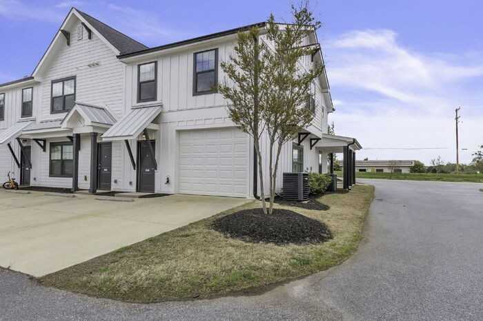 14 Tolar Rd - Photo 3 of 30