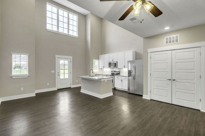 142 Cox St - Photo 4 of 41