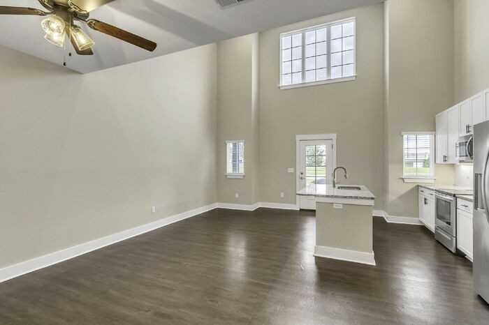 142 Cox St - Photo 5 of 41
