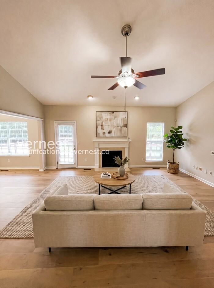 1648 Eagle Trace Dr - Photo 2 of 26