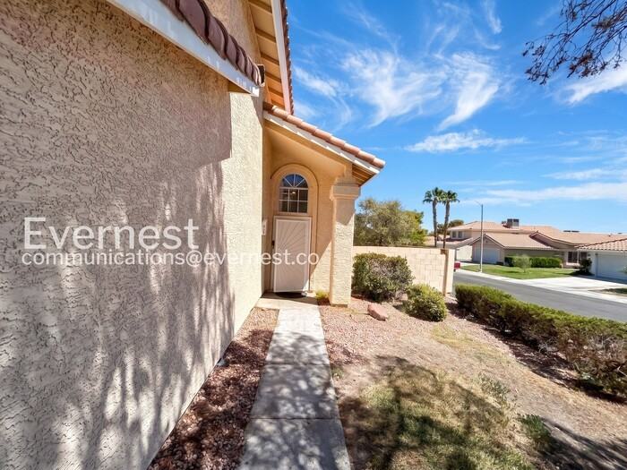 2802 Prickley Pear Dr - Photo 2 of 6