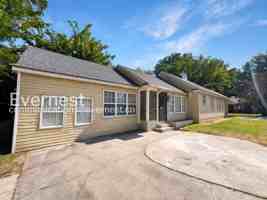 featured image of 2156 Jackson Ave