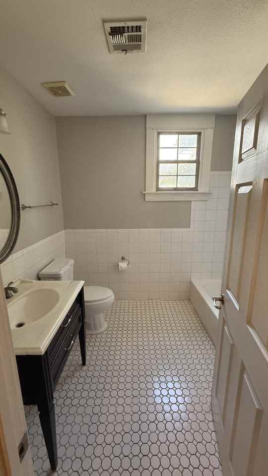 136 N 11th Ave #1 - Photo 6 of 11