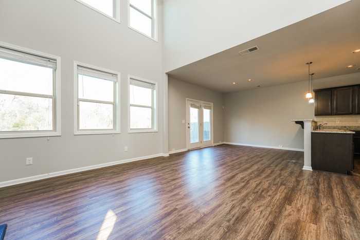 2419 Oakleaf Cir - Photo 2 of 15