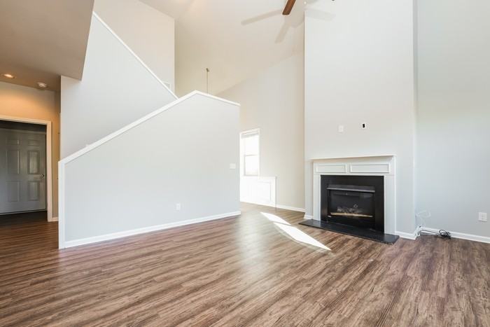 2419 Oakleaf Cir - Photo 3 of 15