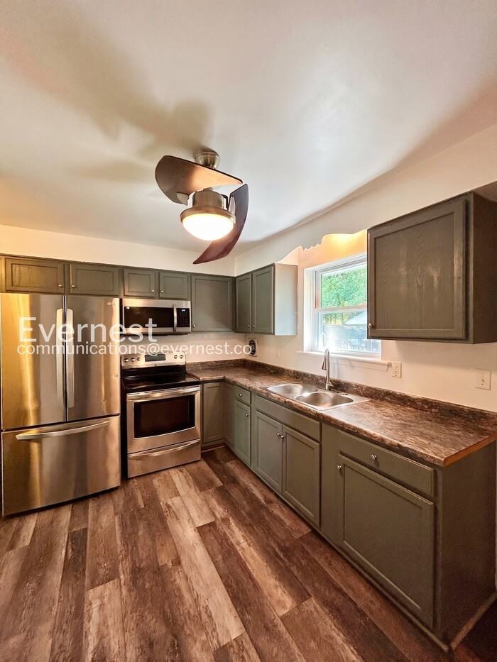 10813 Bluebell Dr - Photo 4 of 21