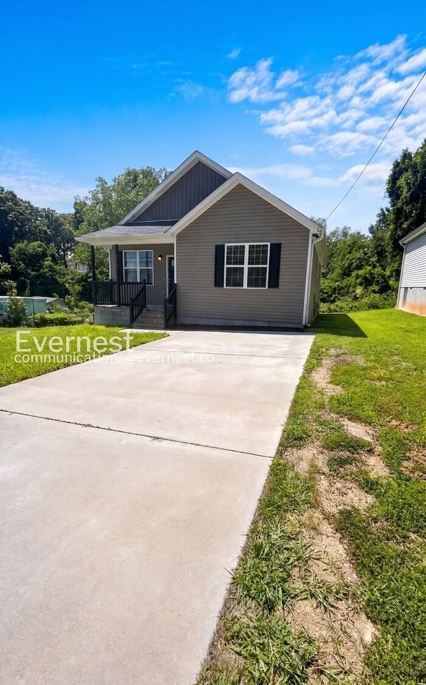 3702 Ogburn Ave - Photo 2 of 21