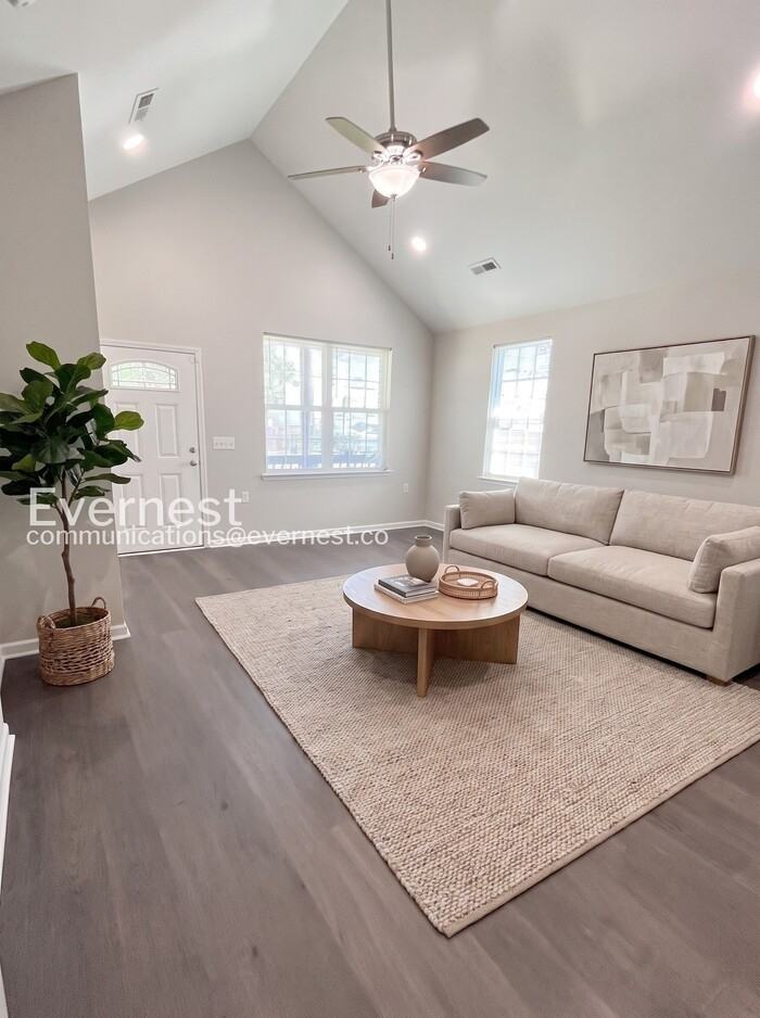3702 Ogburn Ave - Photo 4 of 21