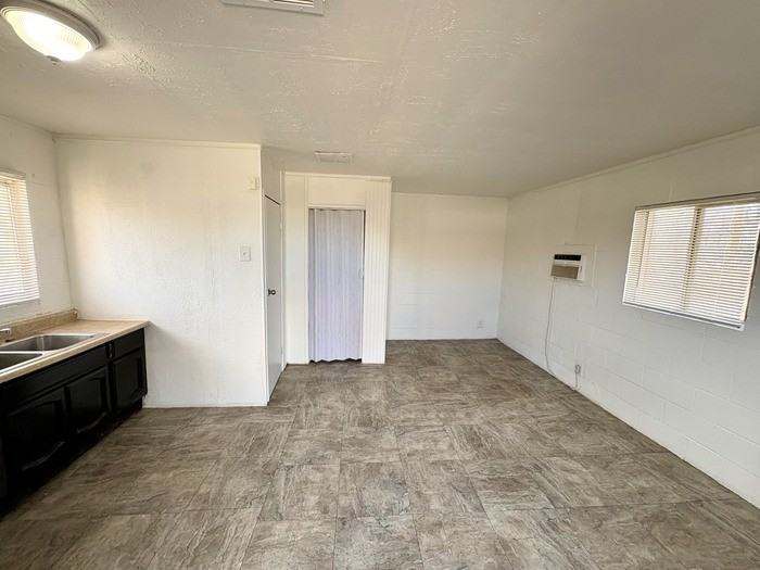 1407 N French St #1407 - Photo 2 of 10