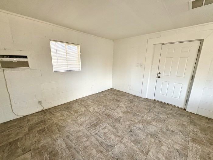 1407 N French St #1407 - Photo 6 of 10