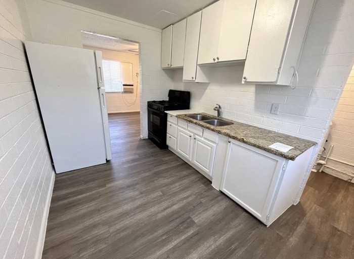 1403 N French St - Photo 5 of 10