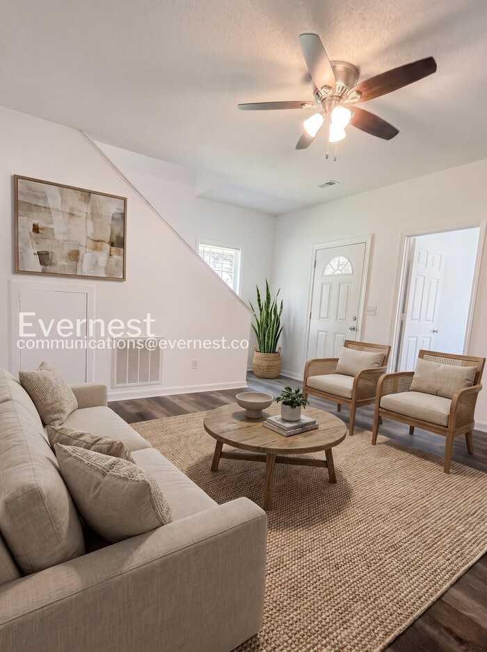 4340 Wakeman Dr - Photo 2 of 24