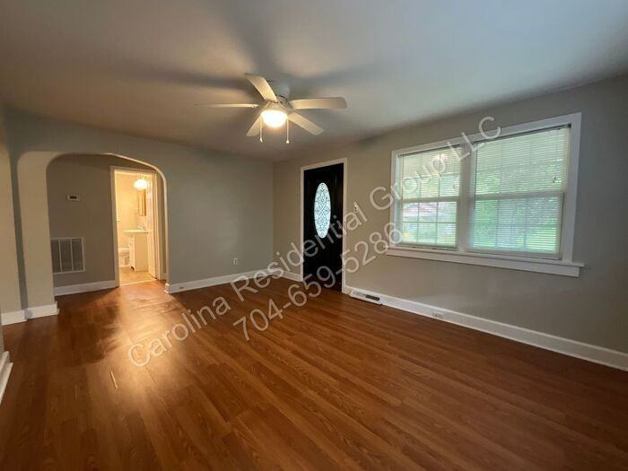 419 W 14th St - Photo 4 of 17