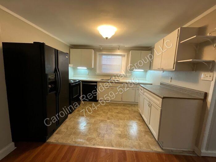 419 W 14th St - Photo 5 of 17