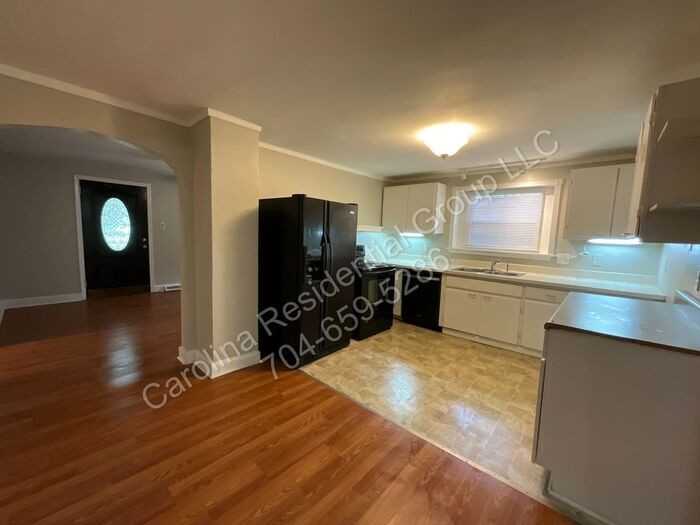 419 W 14th St - Photo 6 of 17