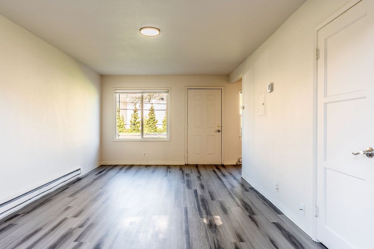 Pacific Walk Townhomes - Photo 4 of 19
