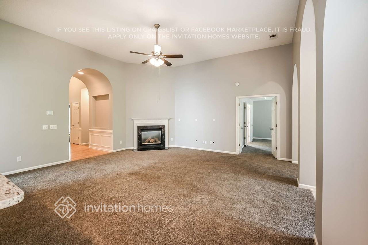 16019 Lavenham Rd - Photo 4 of 18