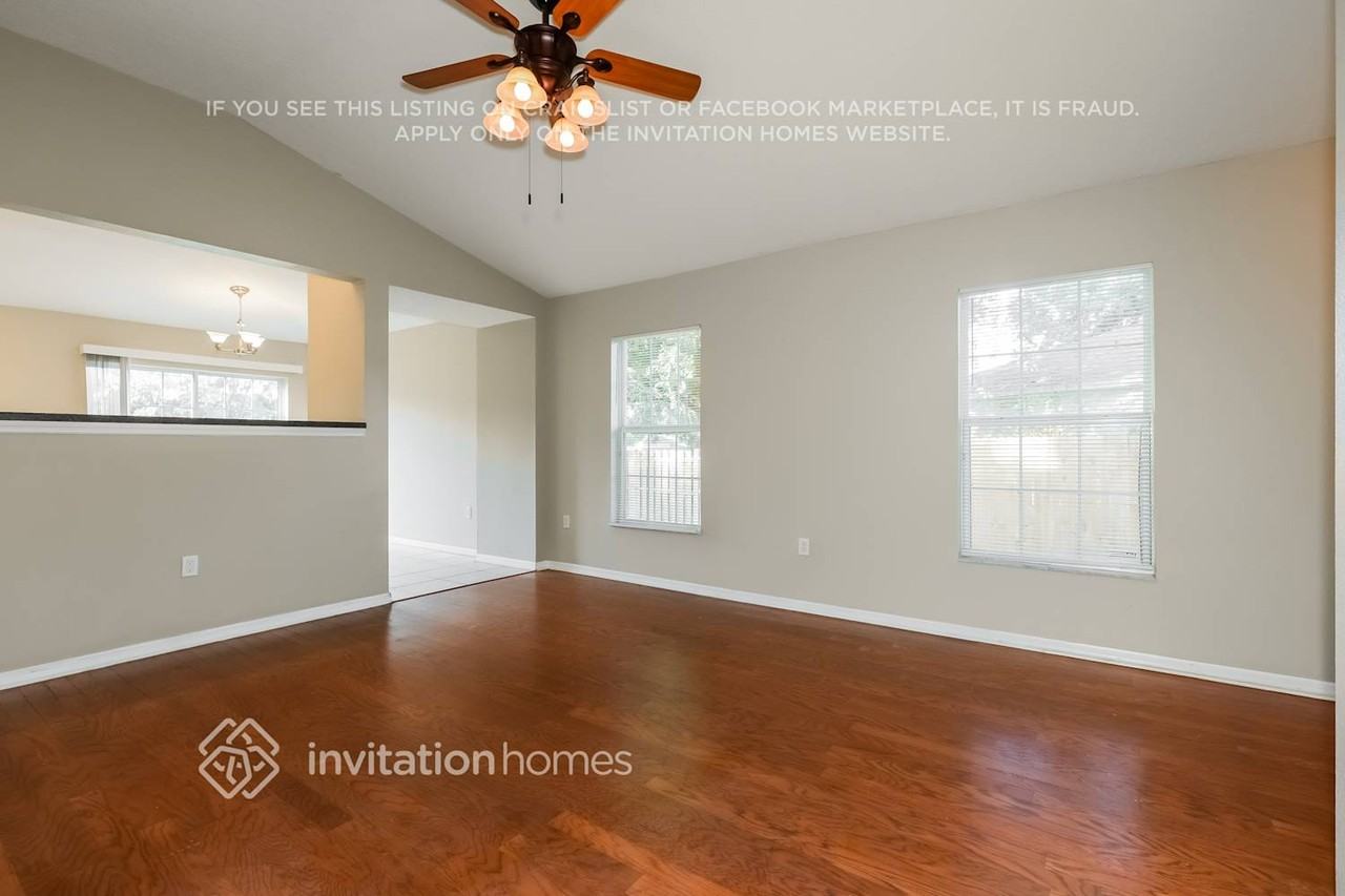 11916 Mango Groves Blvd - Photo 6 of 17