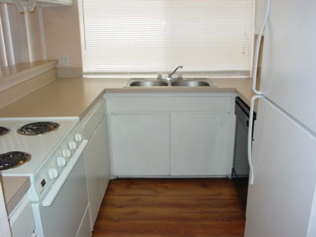 4906 Garland Ct - Photo 2 of 7