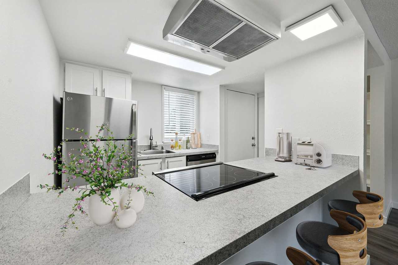 Nacelle Apartments - Photo 3 of 15