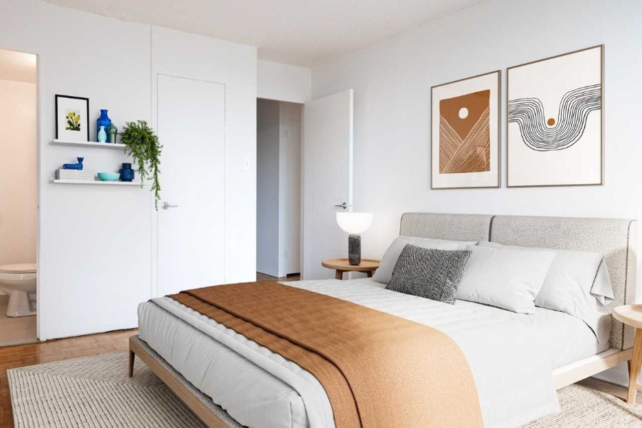 4858 Ch De La Côte-Des-Neiges — photo 3
