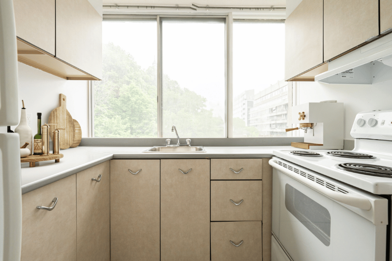 4858 Ch De La Côte-Des-Neiges — photo 1