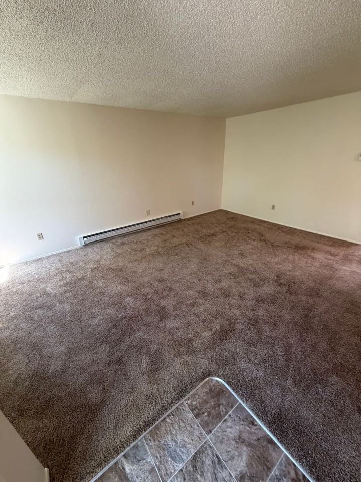 457 Se Lilly Ave Apt C - Photo 3 of 13