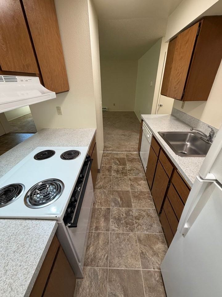 457 Se Lilly Ave Apt C - Photo 7 of 13