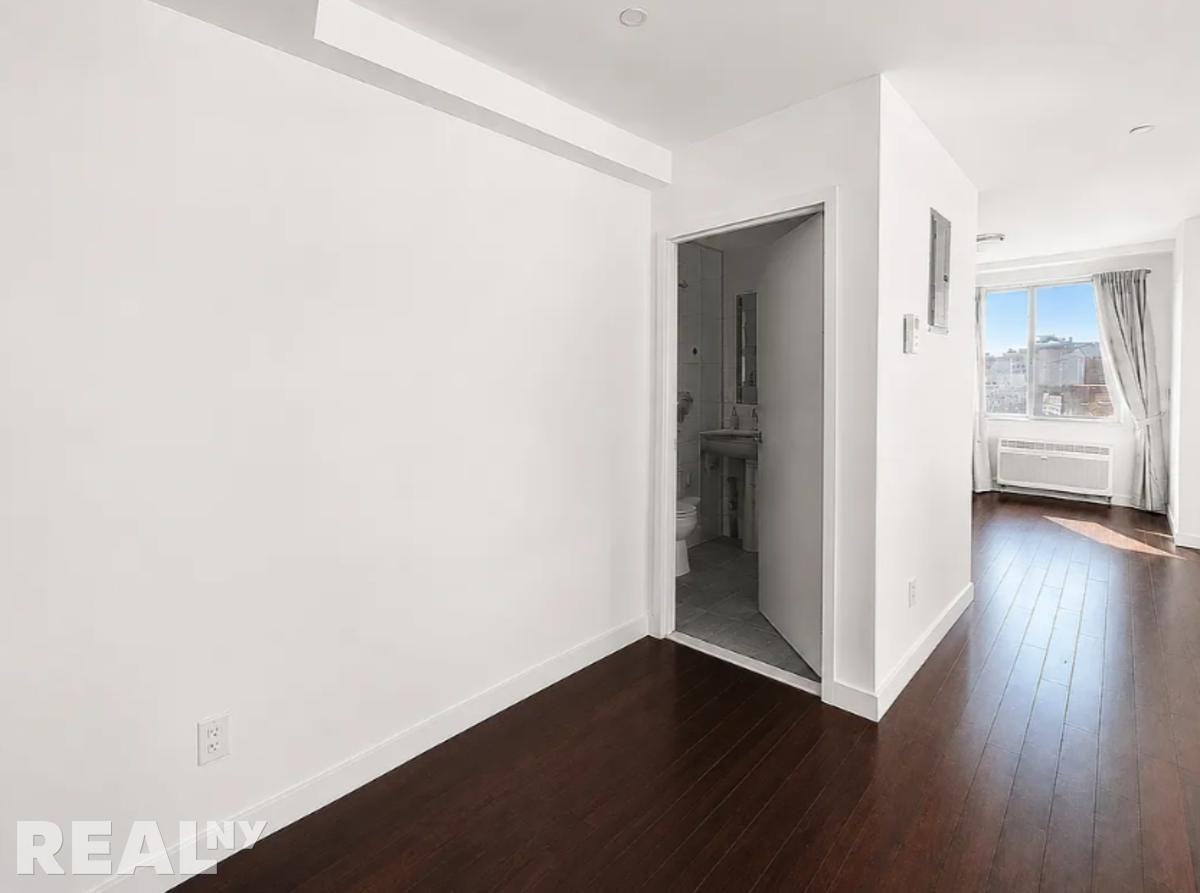 Stanhope St #5A - Photo 3 of 8