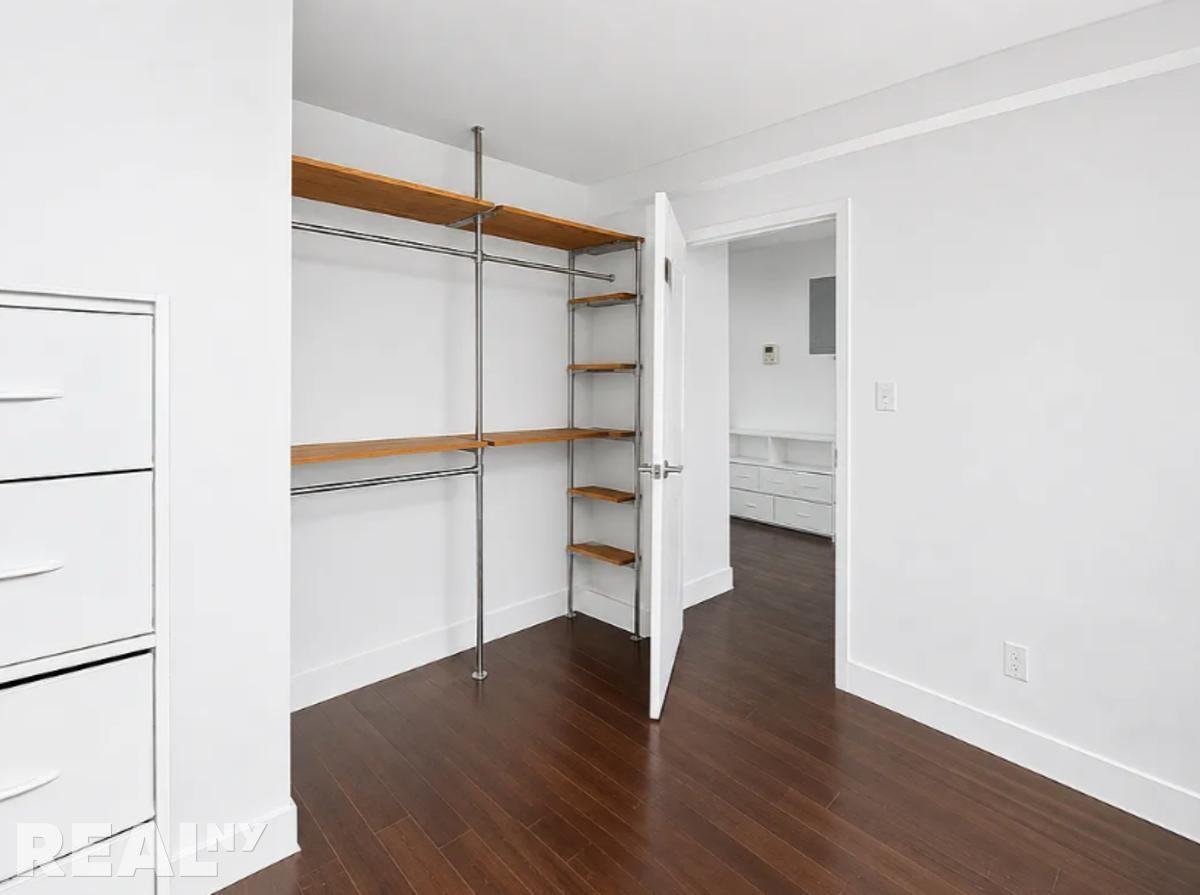 Stanhope St #5A - Photo 6 of 8
